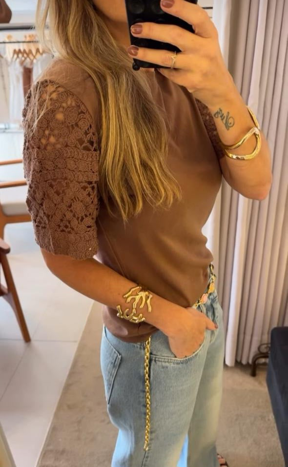 Blusa Luara manga crochet
