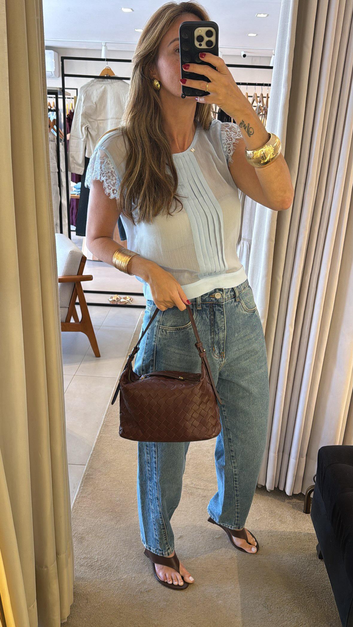 Blusa renda e pregas