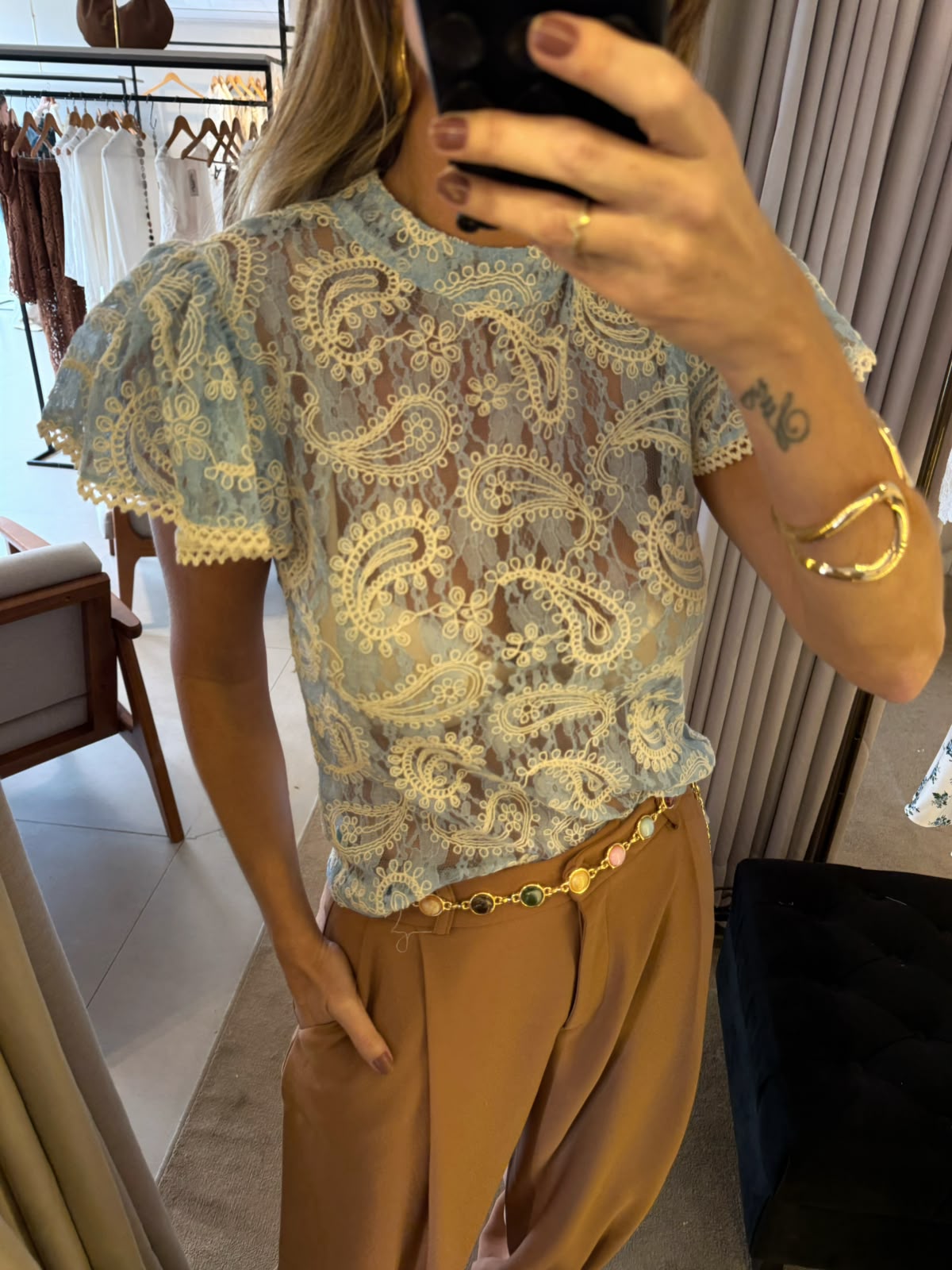Blusa em renda guipir