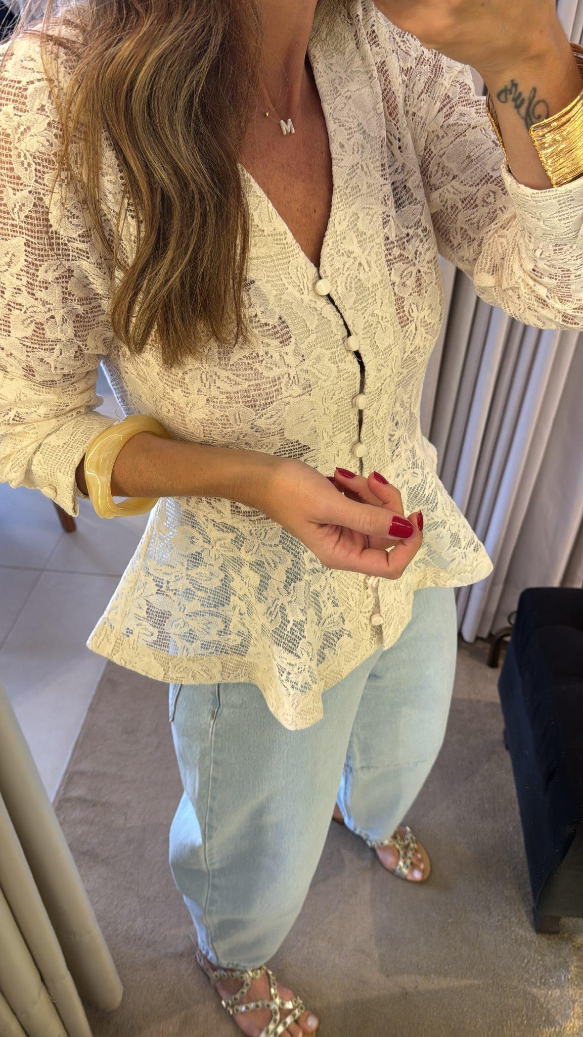 Blusa peplum renda
