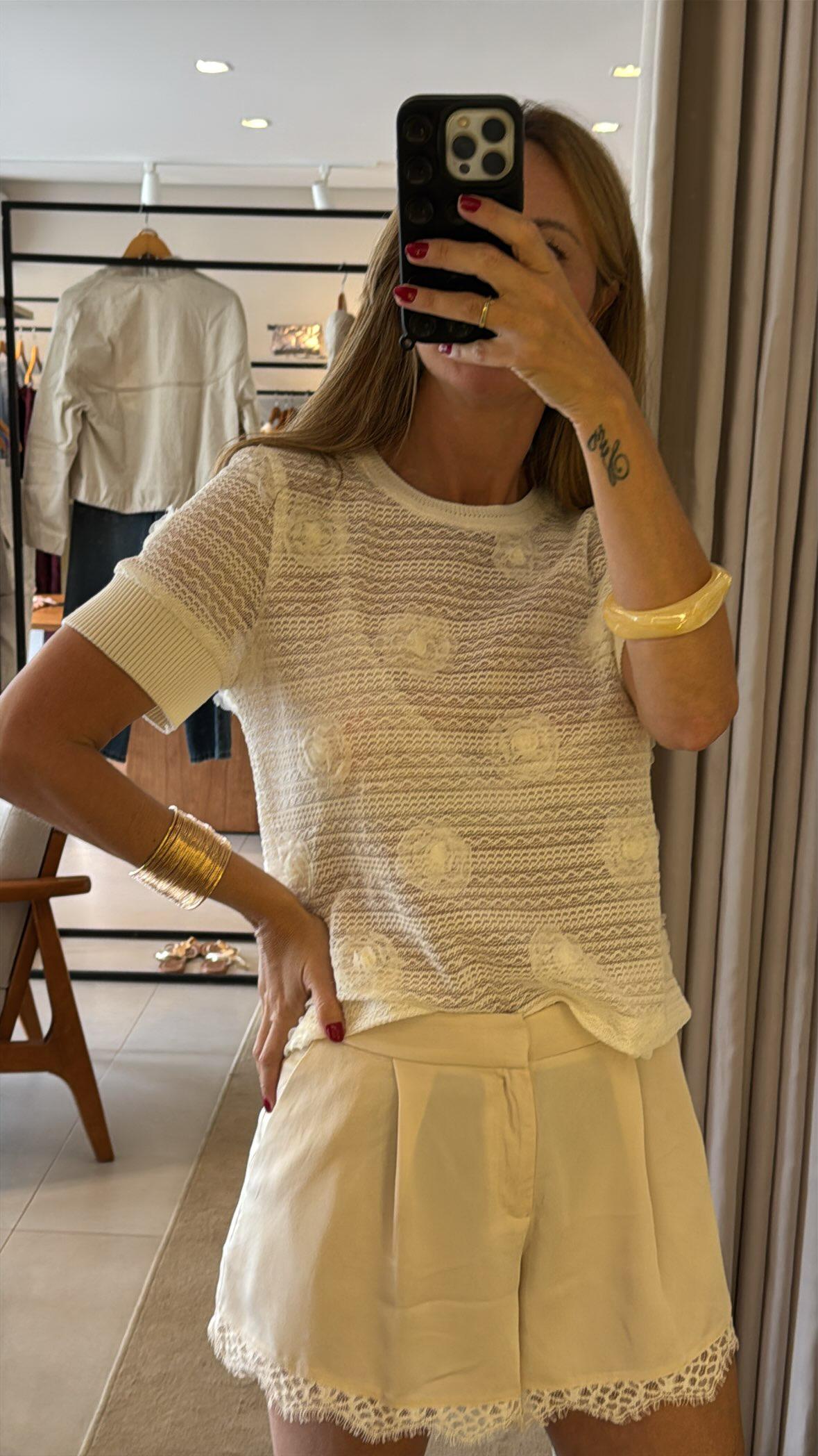 Blusa renda flores bordada