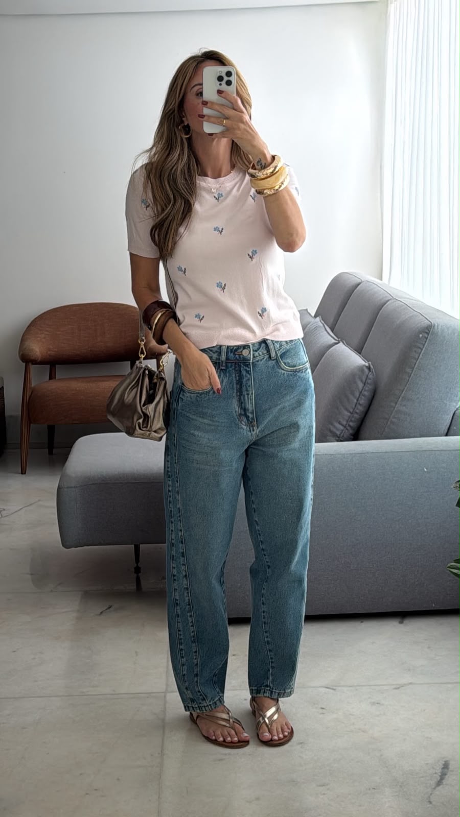 Blusa tricot bordada flor